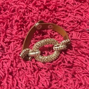 GOLDEN BRACELET CHAIN WITH LEATHER STRAP